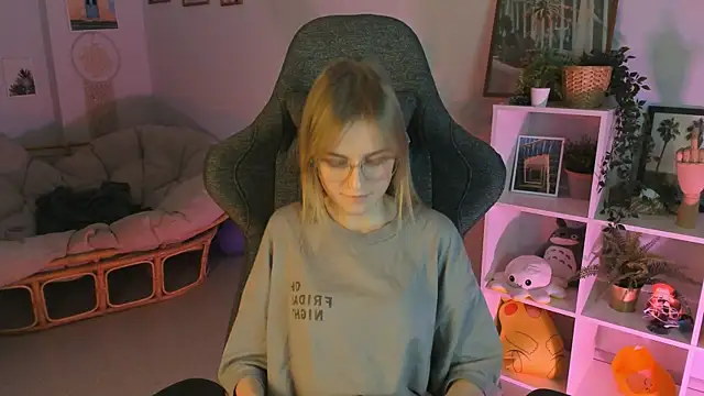 KiraMontoya online show from 2, 3, 2025