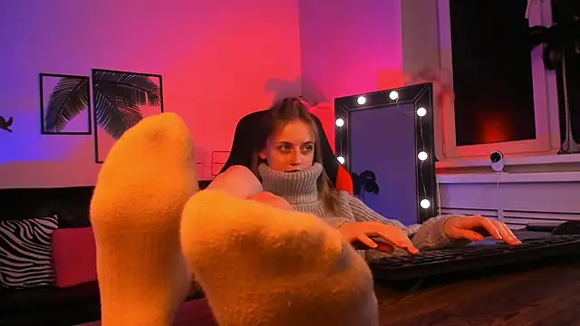 KiraMontoya online show from 8, 3, 2025