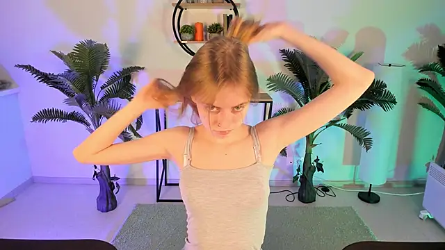 KiraMontoya online show from 9, 3, 2025