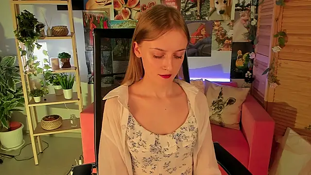 KiraMontoya online show from 16, 3, 2025