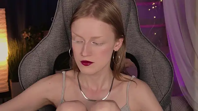 Snapshot of KiraMontoya chatting on 16, 7, 2026 KiraMontoya online show from 16, 7, 2026