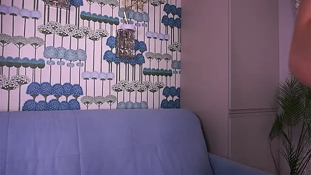 Snapshot of LizbethGee chatting on 8, 2, 2025 LizbethGee online show from 8, 2, 2025