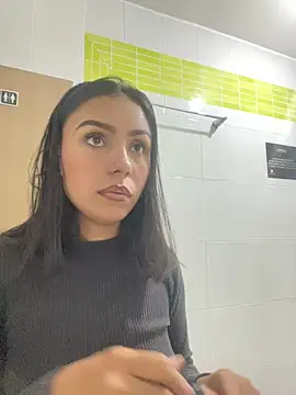 Snapshot of julieta_fn chatting on 23, 4, 2026 julieta fn online show from 23, 4, 2026