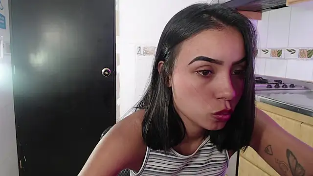 Snapshot of julieta_fn chatting on 22, 5, 2026 julieta fn online show from 22, 5, 2026