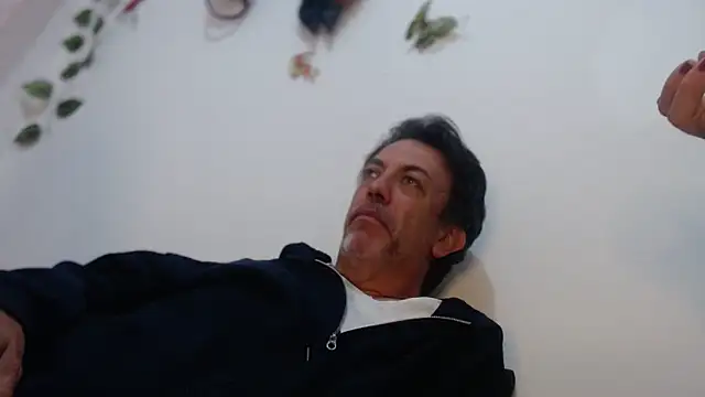 jeans and emma online show from 4, 3, 2025