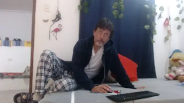 jeans and emma online show from 19, 3, 2025