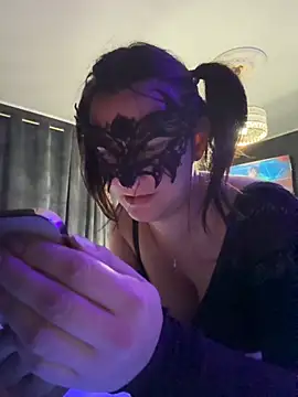 Loveblackzilla online show from 4, 10, 2025