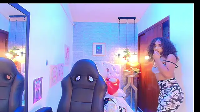 tylla  online show from 4, 3, 2025