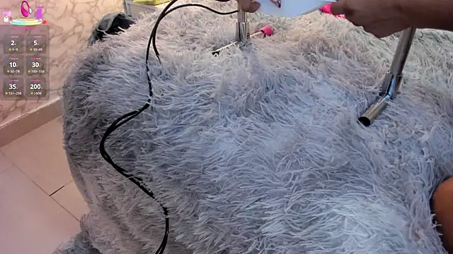 IVISBOUNCYASS online show from 25, 5, 2026