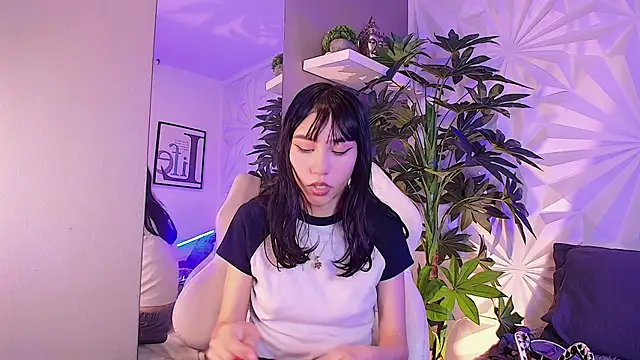 Snapshot of Miaa_Lee7 chatting on 16, 12, 2025 Miaa Lee7 online show from 16, 12, 2025