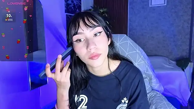 Miaa Lee7 online show from 18, 4, 2026