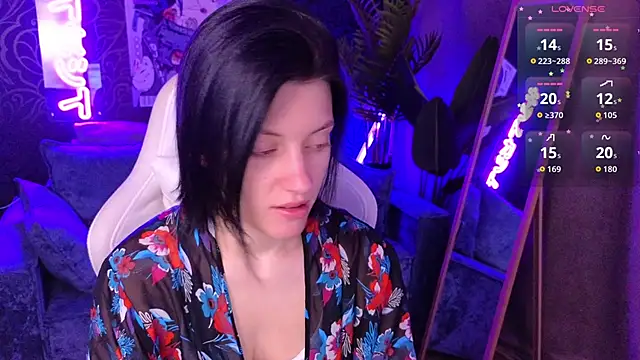 roxy riot  online show from 30, 3, 2026