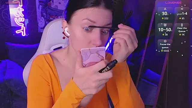 roxy riot  online show from 14, 4, 2026