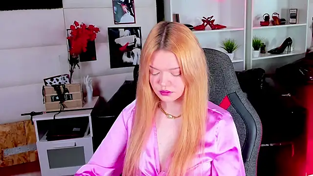 AdeleCartier online show from 27, 2, 2025