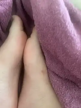 feetsss1 online show from 4, 2, 2025