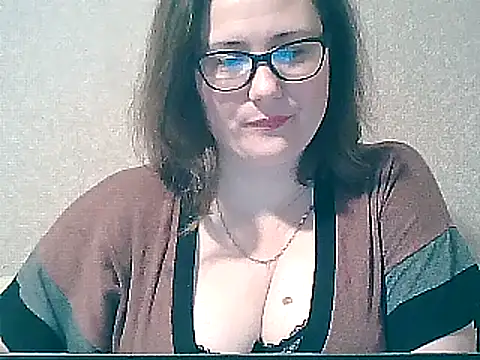 Snapshot of MerryLaCherry chatting on 8, 2, 2025 MerryLaCherry online show from 8, 2, 2025