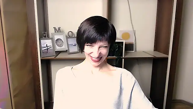  AngeliaFlow  online show from 17, 11, 2025