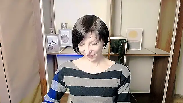 Snapshot of _AngeliaFlow_ chatting on 4, 2, 2026 AngeliaFlow online show from 4, 2, 2026