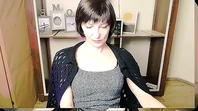 Snapshot of _AngeliaFlow_ chatting on 9, 6, 2026 AngeliaFlow online show from 9, 6, 2026