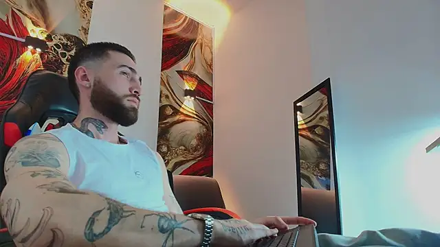 Luke davis01 online show from 12, 11, 2025