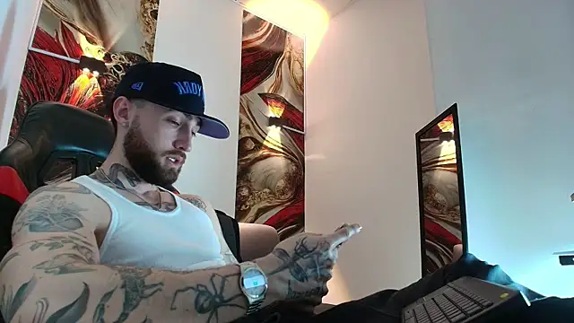 Luke davis01 online show from 7, 1, 2026