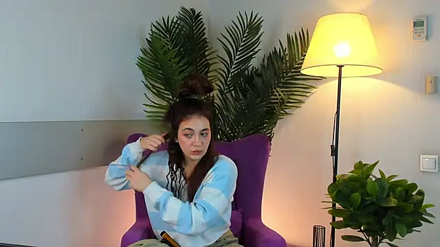 PortiaBellew online show from 7, 2, 2025