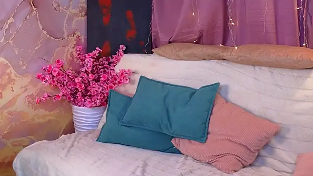 PortiaBellew online show from 13, 2, 2025