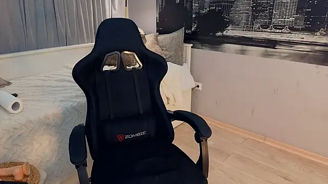 Nicole Hampton online show from 14, 2, 2025