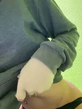 Snapshot of stormmart18 chatting on 8, 2, 2025 stormmart18 online show from 8, 2, 2025