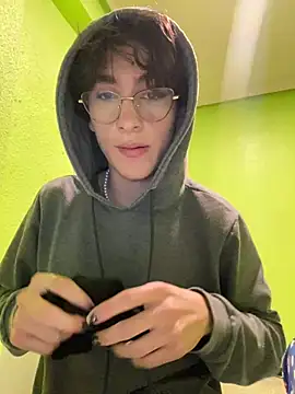 Snapshot of stormmart18 chatting on 9, 2, 2025 stormmart18 online show from 9, 2, 2025