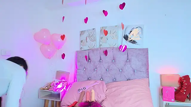 Skye Moore online show from 18, 2, 2026