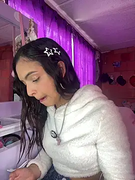 Skye Moore online show from 6, 4, 2026