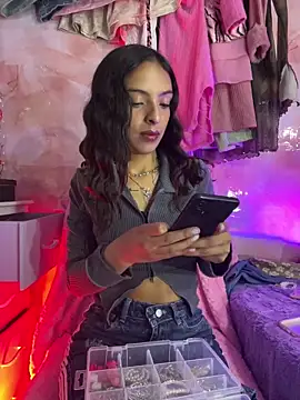 Snapshot of Skye_Moore chatting on 16, 5, 2026 Skye Moore online show from 16, 5, 2026