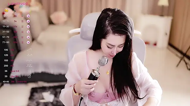 Moonccoi online show from 20, 2, 2025