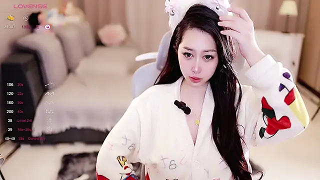 Moonccoi online show from 22, 2, 2025