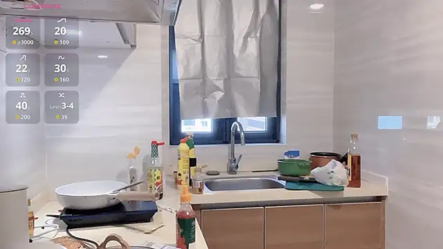 Moonccoi online show from 10, 9, 2025