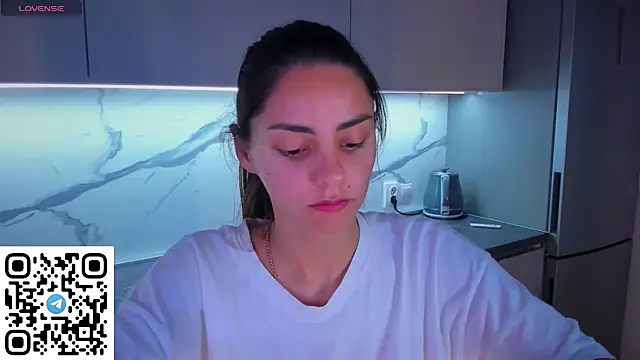 Snapshot of EmiliaZen chatting on 16, 7, 2026 EmiliaZen online show from 16, 7, 2026