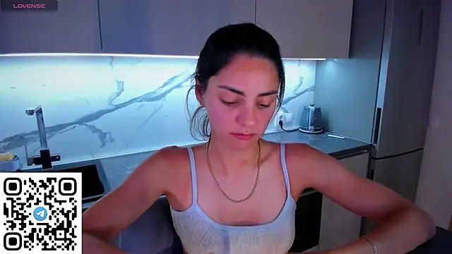 Snapshot of EmiliaZen chatting on 18, 7, 2026 EmiliaZen online show from 18, 7, 2026