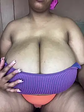 Snapshot of NonoGotBoobies chatting on 19, 10, 2025 NonoGotBoobies online show from 19, 10, 2025