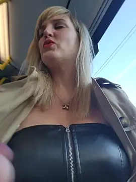 Snapshot of Sexybiene969 chatting on 24, 10, 2025 Sexybiene969 online show from 24, 10, 2025