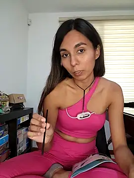 Snapshot of Alicee10 chatting on 27, 11, 2025 Alicee10 online show from 27, 11, 2025