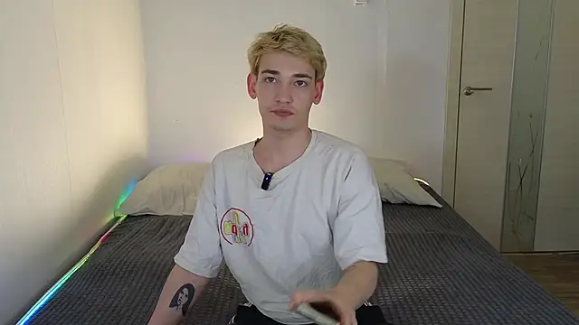 Julian wins online show from 22, 4, 2026