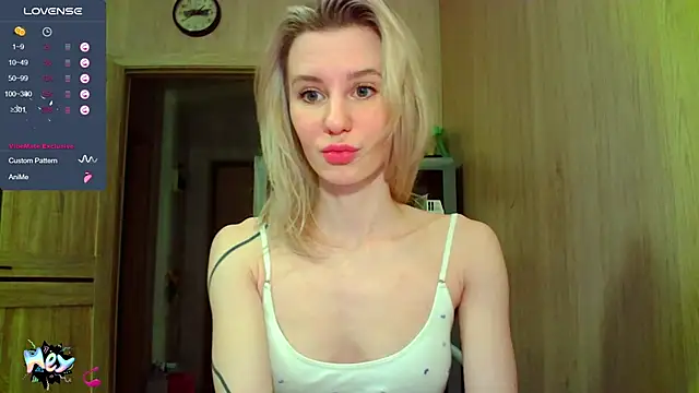 Caramel piegirl online show from 17, 2, 2025