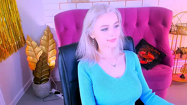 Snapshot of LeonaStane chatting on 7, 2, 2025 LeonaStane online show from 7, 2, 2025