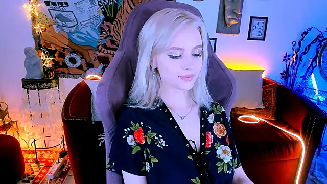 Snapshot of LeonaStane chatting on 9, 2, 2025 LeonaStane online show from 9, 2, 2025