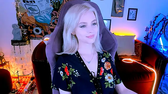 Snapshot of LeonaStane chatting on 9, 2, 2025 LeonaStane online show from 9, 2, 2025