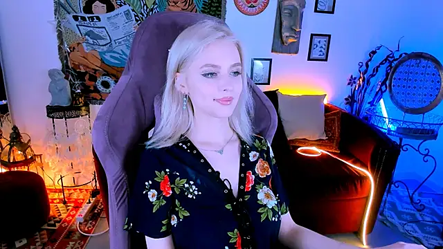 Snapshot of LeonaStane chatting on 9, 2, 2025 LeonaStane online show from 9, 2, 2025