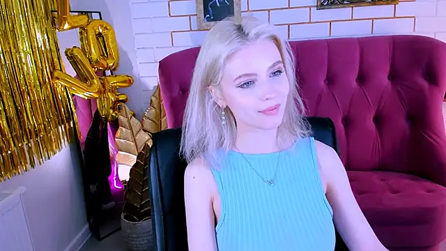 Snapshot of LeonaStane chatting on 24, 2, 2025 LeonaStane online show from 24, 2, 2025