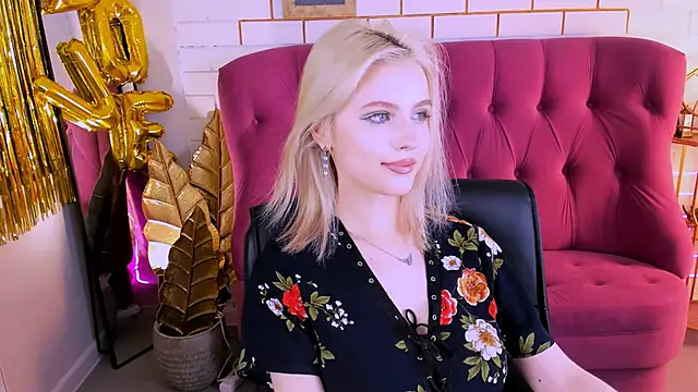 Snapshot of LeonaStane chatting on 27, 2, 2025 LeonaStane online show from 27, 2, 2025