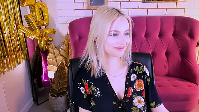 Snapshot of LeonaStane chatting on 27, 2, 2025 LeonaStane online show from 27, 2, 2025